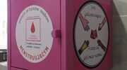 Różowa skrzyneczka – akcja zwalczająca ubóstwo menstruacyjne. Na czym polega?