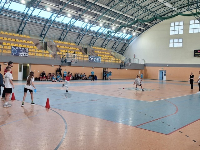 „Kółko i krzyżyk” - wiosennie i na sportowo. Zwycięstwo tych małych i tych dużych ze Sportowej Czwórki