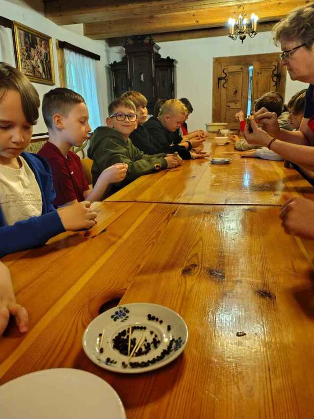 Wycieczka klas 4a i 4b do Nowogrodu i Białegostoku