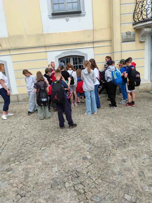 Wycieczka klas 4a i 4b do Nowogrodu i Białegostoku