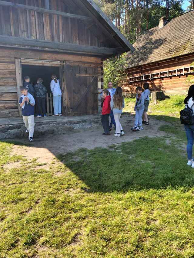 Wycieczka klas 4a i 4b do Nowogrodu i Białegostoku