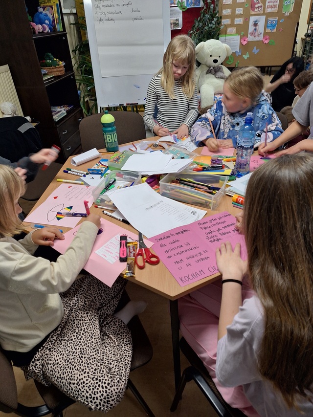 „MAJOWA NOC W BIBLIOTECE- Lubię tu być”