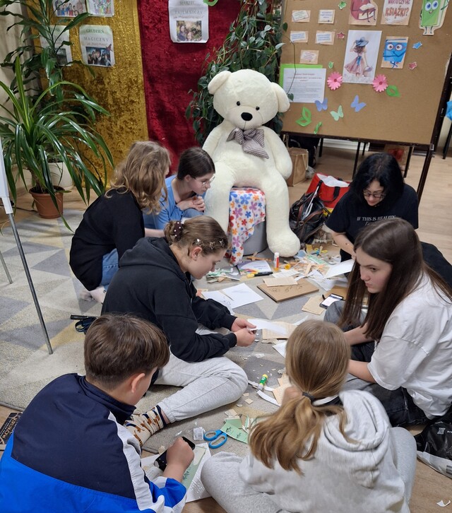 „MAJOWA NOC W BIBLIOTECE- Lubię tu być”
