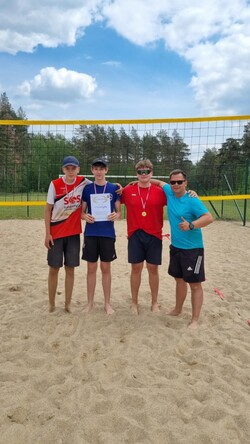 Z plażówki wracamy z medalami  oraz I MIEJSCEM 