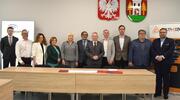 Współpraca dla lepszego dostępu do Internetu – sześć gmin powiatu szczycieńskiego podpisało porozumienie z firmą Światłowód Inwestycje