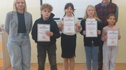 Czwartoklasiści czytają baśnie