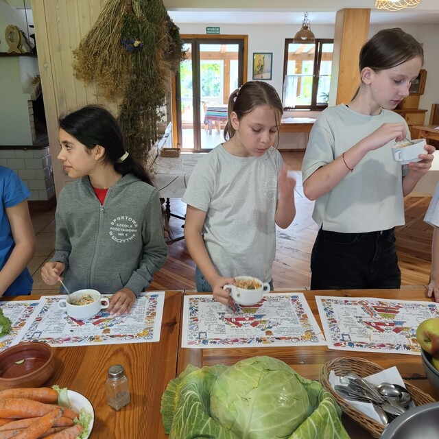 Od Ogrodu do Stołu: Edukacyjna Wyprawa do Gospodarstwa