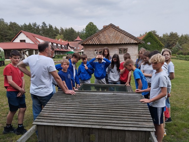 Od Ogrodu do Stołu: Edukacyjna Wyprawa do Gospodarstwa