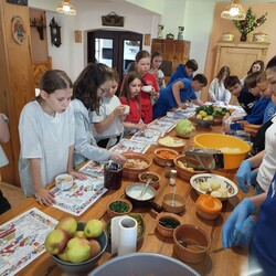 Od Ogrodu do Stołu: Edukacyjna Wyprawa do Gospodarstwa "Tusinek"
