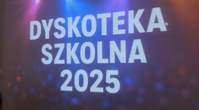 Wakacyjna dyskoteka pod hasłem „Lato pełne kolorów”