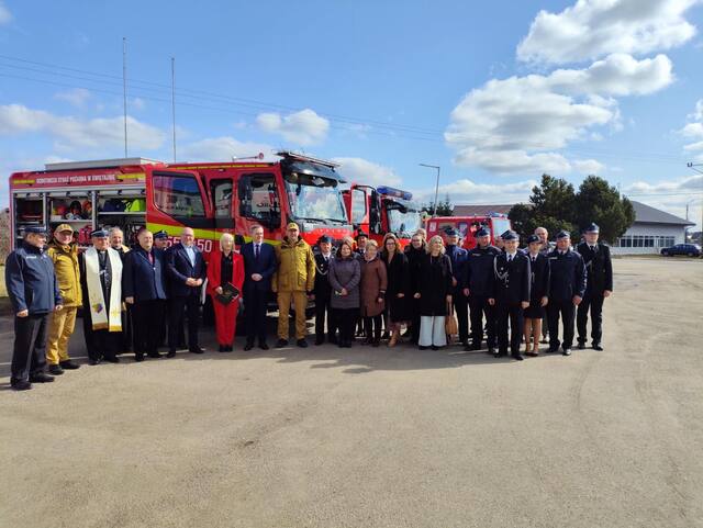 Strażacy z Świętajna i Piasutna z nowymi wozami 